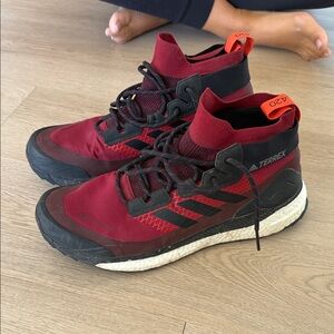 Adidas Terrex Burgundy and Black Outdoor Shoes 10.5 men’s